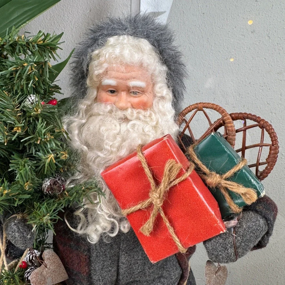 Vintage Handcrafted Rustic Woodland Santa Figurine Xmas Plaid Faux Fur Trim 16